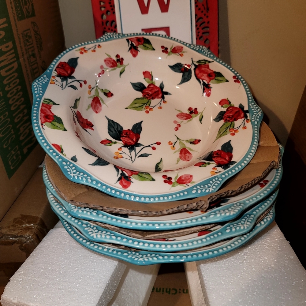 Pioneer Woman Jolly Rosebud Low Bowls